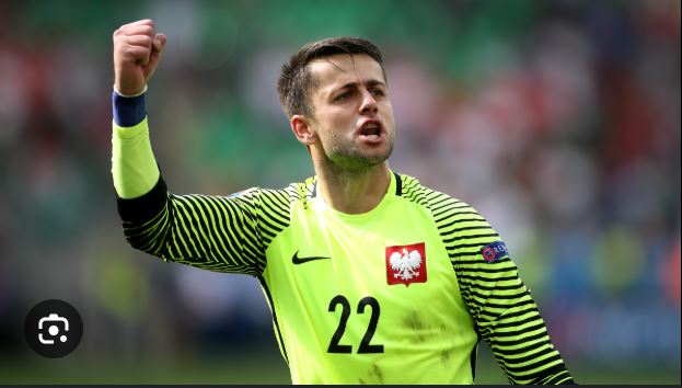 🔴✅⚽ DEAL VERBALLY COMPLETED: Łukasz Fabiański wraca do Polski! Bramkarz uzgodnił warunki z Wisłą Kraków i jest o krok od podpisania największego kontraktu w swojej profesjonalnej karierze...