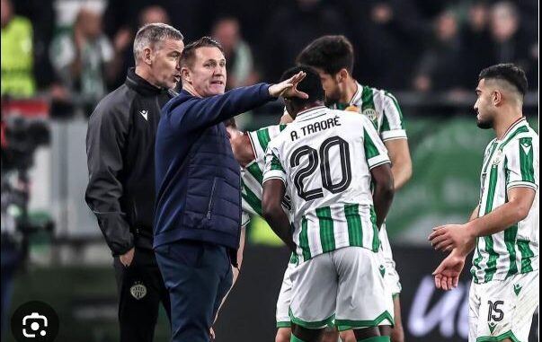 đą HIVATALOS FRADI-HĂR: A FerencvĂĄrosi TC vezetĆedzĆje, Robbie Keane teljes zavartsĂĄgba kerĂŒlt, miutĂĄn a Fradi elveszĂtette egyik kulcsfontossĂĄgĂș kezdĆjĂĄtĂ©kosĂĄt...