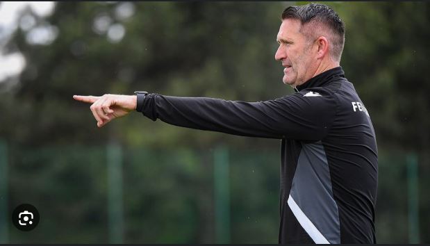 đđš SZOMORĂ HĂR: A FerencvĂĄrosi Torna Club vezetĆedzĆje, Robbie Keane teljes bizonytalansĂĄgba kerĂŒlt, miutĂĄn egyik kulcsjĂĄtĂ©kosa vĂĄratlan sĂ©rĂŒlĂ©st szenvedettâŠ