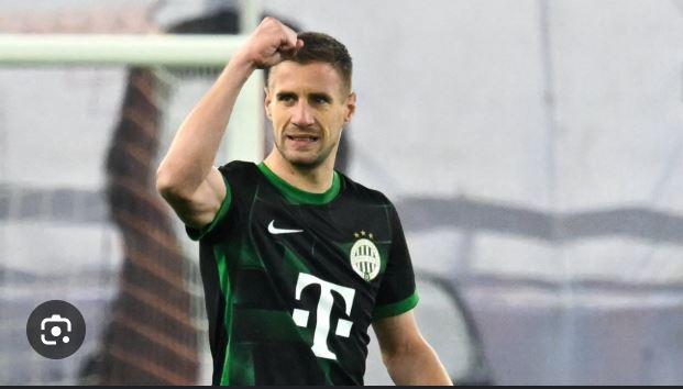 đâ€ïžâ
âĂLNĂNK KELL A REMĂNNYEL ĂS HINNĂNK KELL A CSAPATSZELLEMBENâ â A FERENCVĂROSI TC HELYKAPITĂNYA ĂS SZUPERSZTĂR GĂLKIRĂLYA, VARGA BARNABĂS, MOTIVĂLĂ ĂZENETTEL NĂVELI A FRADI ĂNBIZALMĂT A 2025/26-OS SZEZONRA...